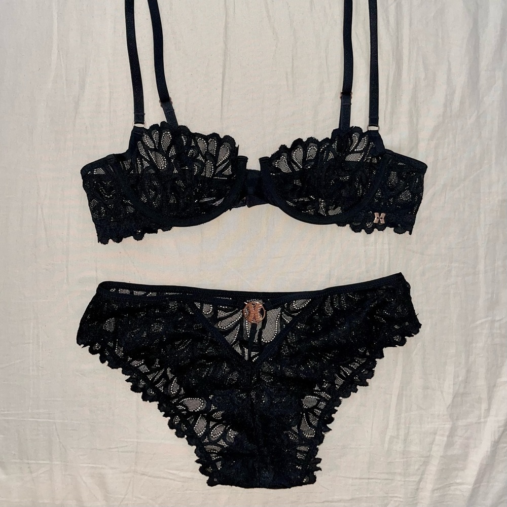 Rihanna savage x fenty not sorry lace lingerie set